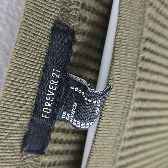 Forever 21 green long sleeve crop top size large - Picture 3 of 5